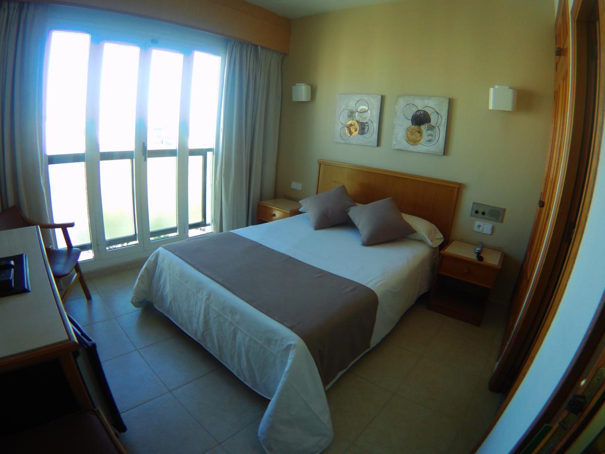 Hotel Albatros กันดิอา ภายนอก รูปภาพ