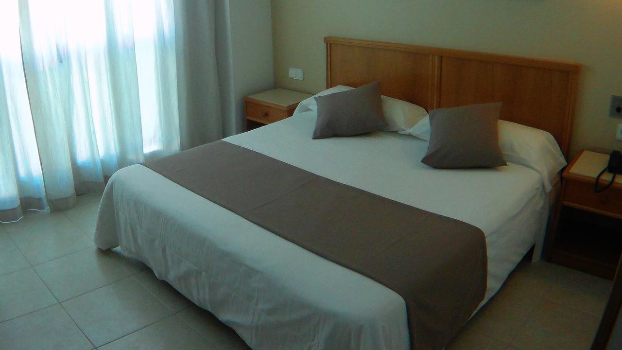 Hotel Albatros กันดิอา ภายนอก รูปภาพ