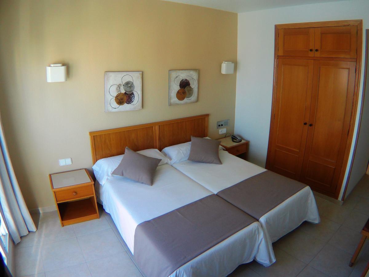 Hotel Albatros กันดิอา ภายนอก รูปภาพ