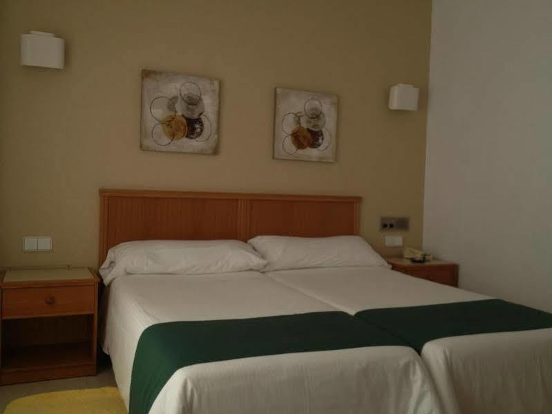 Hotel Albatros กันดิอา ภายนอก รูปภาพ