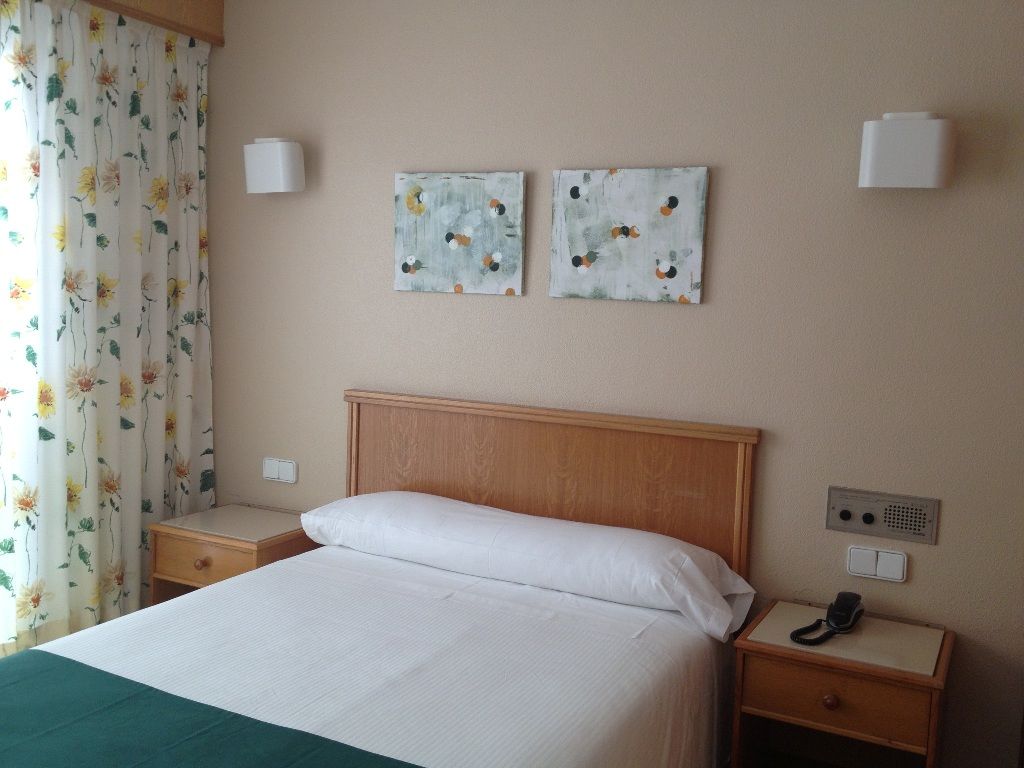 Hotel Albatros กันดิอา ภายนอก รูปภาพ