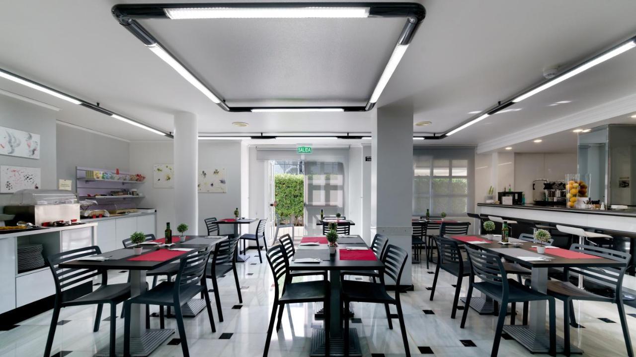 Hotel Albatros กันดิอา ภายนอก รูปภาพ